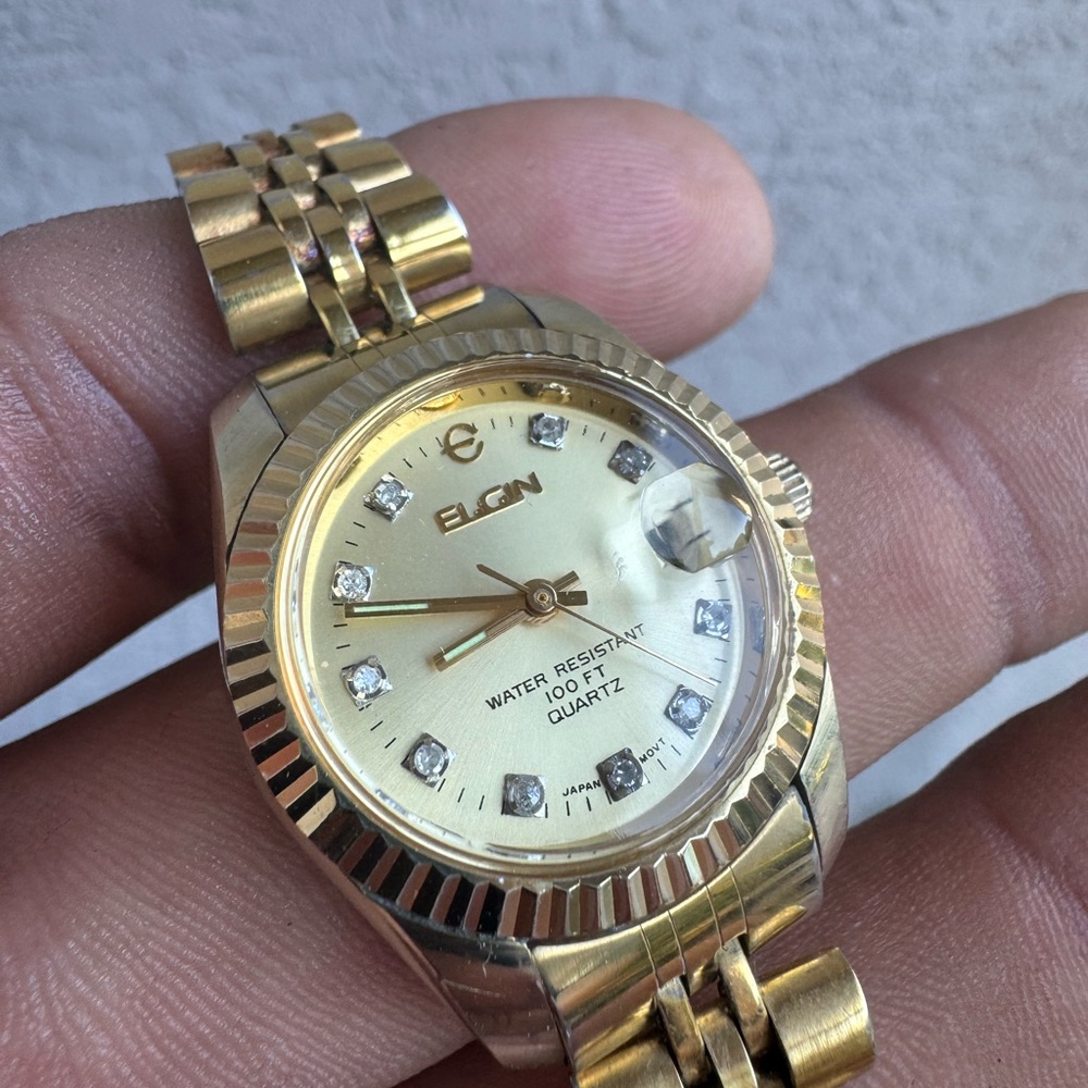 Vtg Elgin Ladies date Gold Quartz Watch 🔥